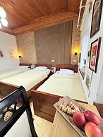 Old Town Guesthouse Guri