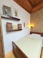 Old Town Guesthouse Guri