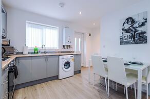3 Bed-sleeps 5-garden-parking