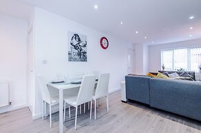 3 Bed-sleeps 5-garden-parking