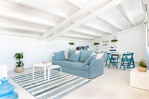 Darsena Sunset Attic by Wonderful Italy