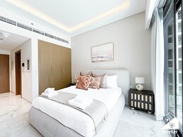 Serenity Studio Pool Access & Balcony at Riviera