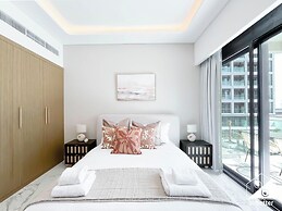 Serenity Studio Pool Access & Balcony at Riviera