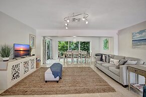 Beach Duplex 3br Manor with Heated Pool