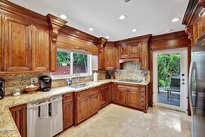 Beach Duplex 3br Manor with Heated Pool