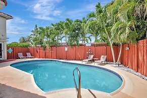 Beach Duplex 3br Manor with Heated Pool