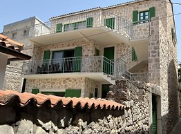 Apartments Stone House Murter