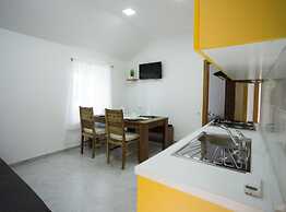 Apartments Stone House Murter