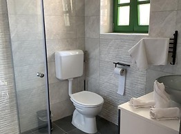 Apartments Stone House Murter