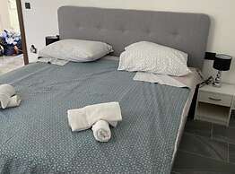 Apartments Stone House Murter