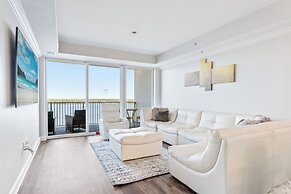 Lake Views At Blue Heron