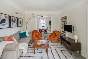Comfortable 6-bedroom Retreat Minutes to Downtown