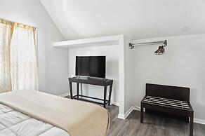 Cozy 2-bed Urban Retreat in Downtown Detroit, Private
