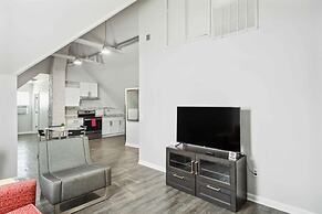 Cozy 2-bed Urban Retreat in Downtown Detroit, Private