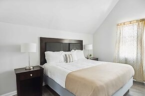 Cozy 2-bed Urban Retreat in Downtown Detroit, Private