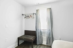Cozy 2-bed Urban Retreat in Downtown Detroit, Private