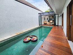 Silk Umalas by Nagisa Bali