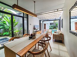 Silk Umalas by Nagisa Bali