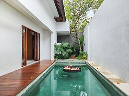 Silk Umalas by Nagisa Bali