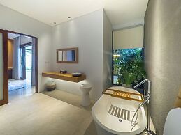 Silk Umalas by Nagisa Bali