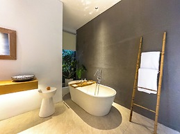 Silk Umalas by Nagisa Bali