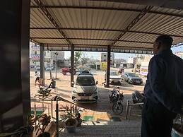 Hotel Aapno Shyam And Restaurant