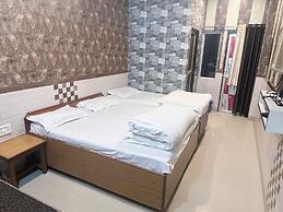 Hotel Aapno Shyam And Restaurant