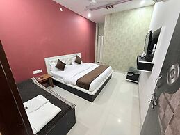 Hotel Aapno Shyam And Restaurant