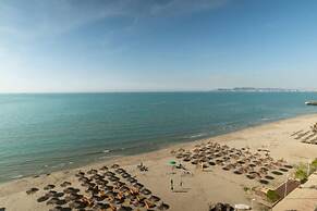 Exclusive Seafront Duplex With Jacuzzi