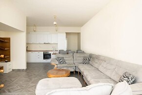 Exclusive Seafront Duplex With Jacuzzi