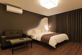 Modern Hotel