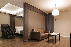 Modern Hotel