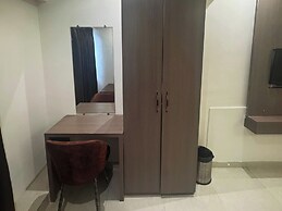 Hotel Sahara Residency