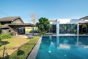 Penny - Farthing Pool Villa