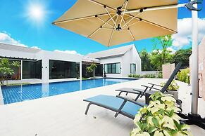 Penny - Farthing Pool Villa