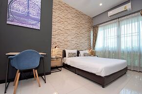 Penny - Farthing Pool Villa