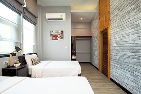 Penny - Farthing Pool Villa