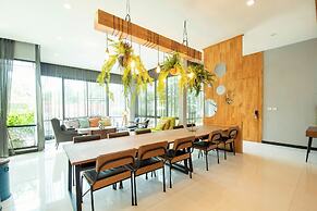 Penny - Farthing Pool Villa