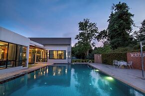 Penny - Farthing Pool Villa