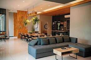 Penny - Farthing Pool Villa