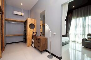 Penny - Farthing Pool Villa