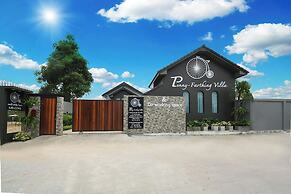 Penny - Farthing Pool Villa