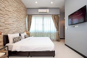 Penny - Farthing Pool Villa