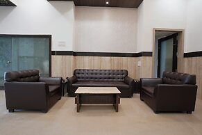 Fabhotel Kamran Residency