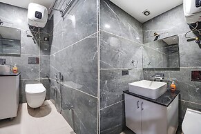 Fabhotel Golden Eye Inn