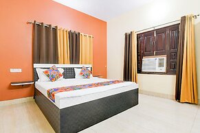 Fabhotel Rb Palace