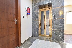 Fabhotel Royal Portico