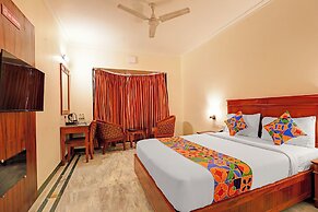 Fabhotel Grand Palace