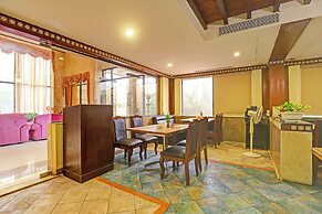 Fabhotel Grand Palace