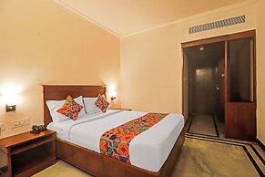 Fabhotel Grand Palace